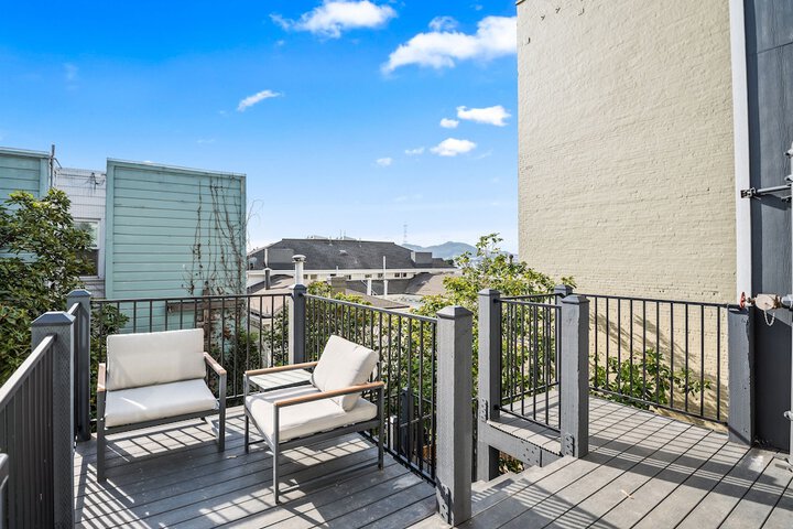 Sundeck 62 of 64