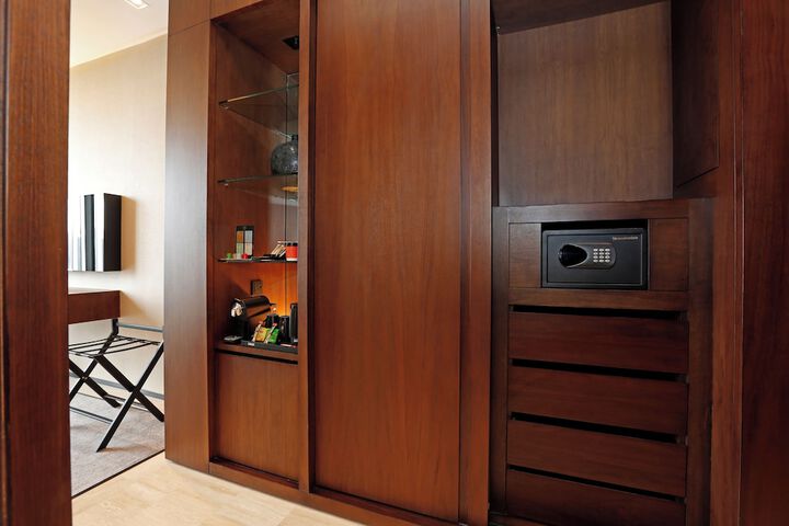 Room 10 of 49