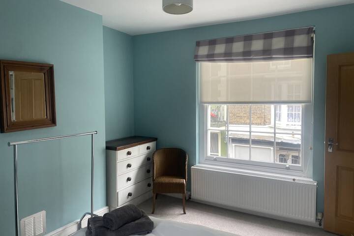 Room 42 of 103