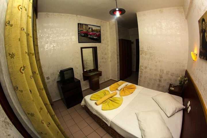 Room 9 of 65