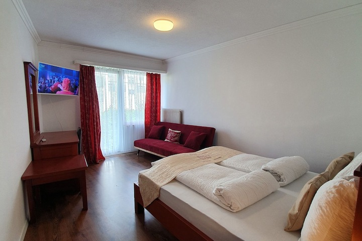 Room 196 of 266