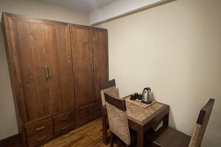 Room 21 of 102
