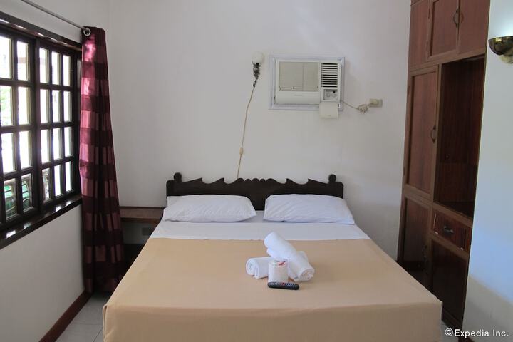 Room 5 of 65