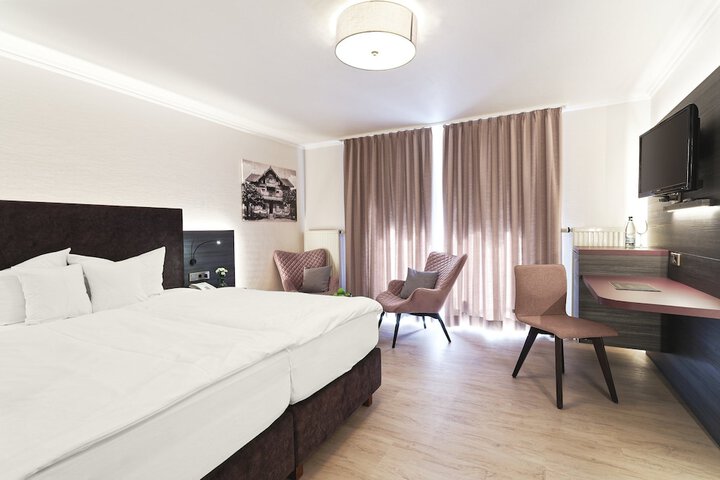 Room 2 of 45