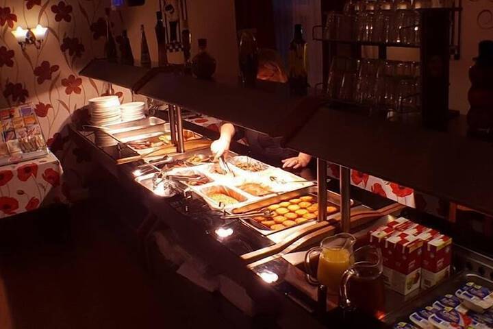 Dining 72 of 82