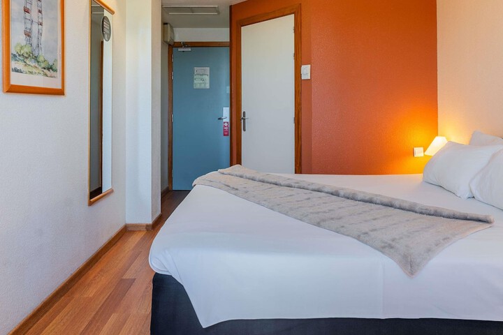Room 17 of 124