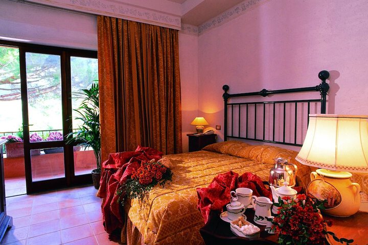 Room 2 of 21