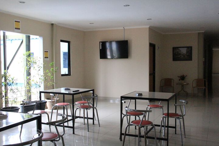 Hotel Interior 4 of 38