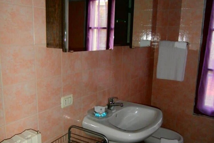 Room 12 of 14