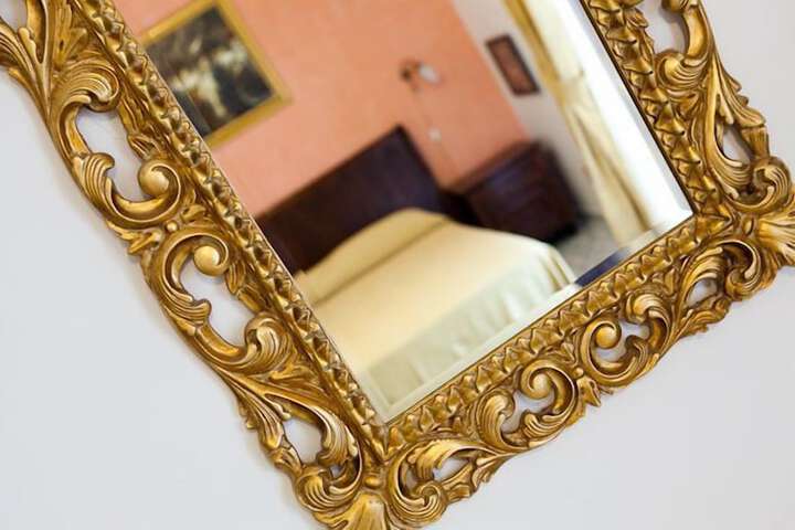 Room 4 of 62