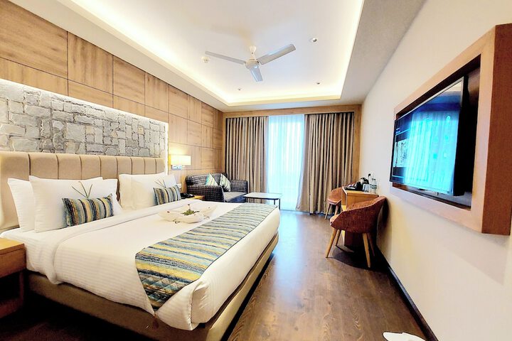 Room 2 of 137