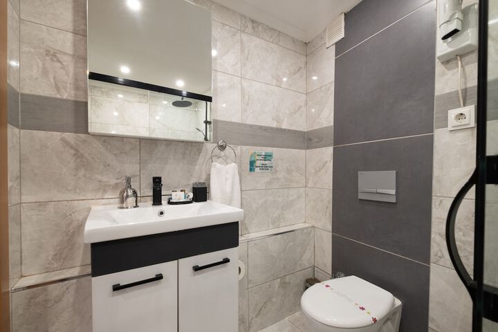 Room 10 of 56