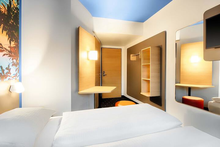 Room 3 of 31