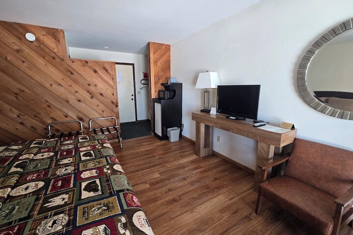 Room 6 of 34