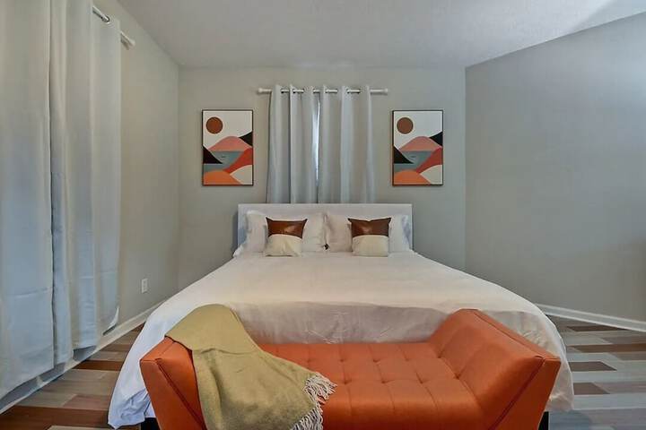 Room 2 of 70