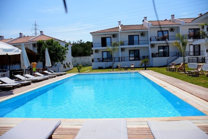 Pool 42 of 68