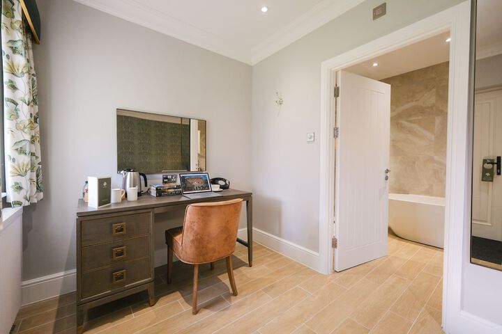 Room 20 of 38