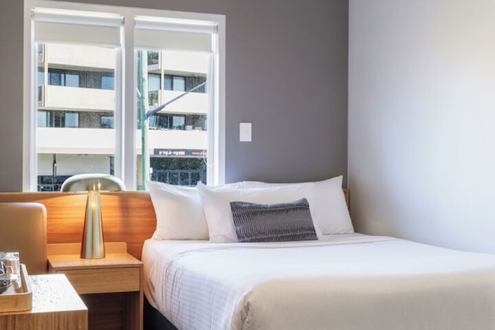 Room 3 of 35