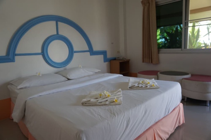 Room 4 of 39