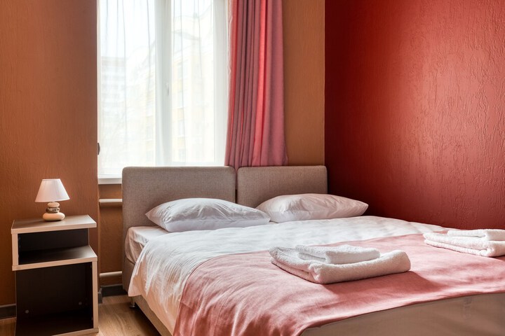 Room 10 of 43