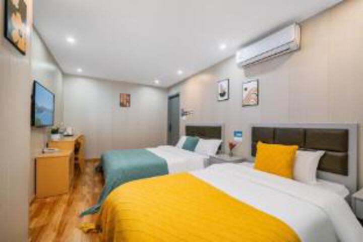 Room 6 of 6