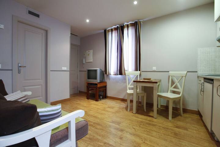 Room 12 of 20