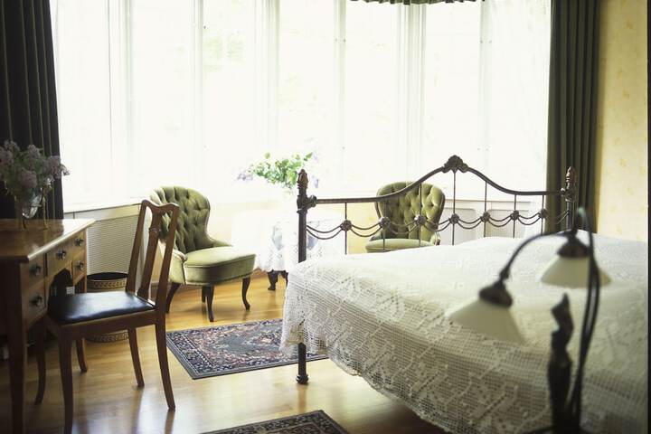 Room 4 of 31