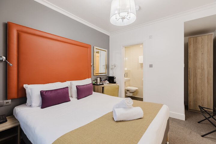 Room 90 of 165