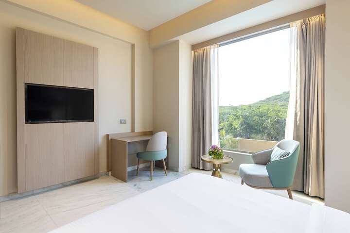 Room 14 of 26