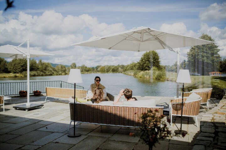 Sundeck 82 of 91