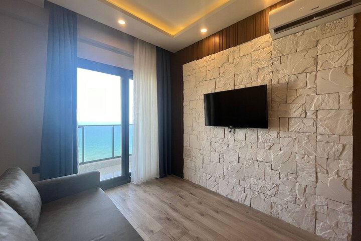 Room 11 of 33