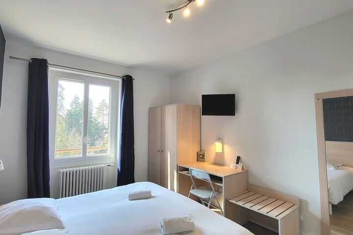 Room 13 of 21