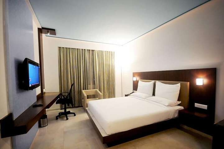 Room 9 of 39