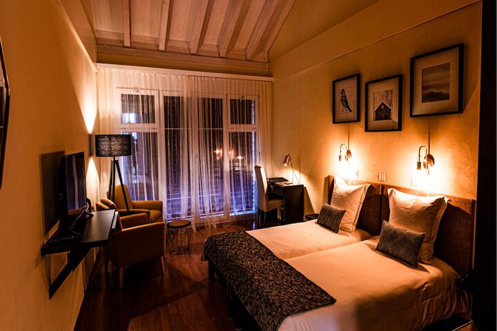 Room 18 of 28