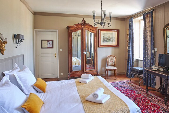 Room 3 of 69