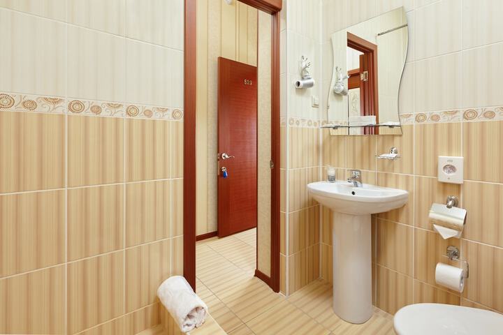 Room 42 of 64