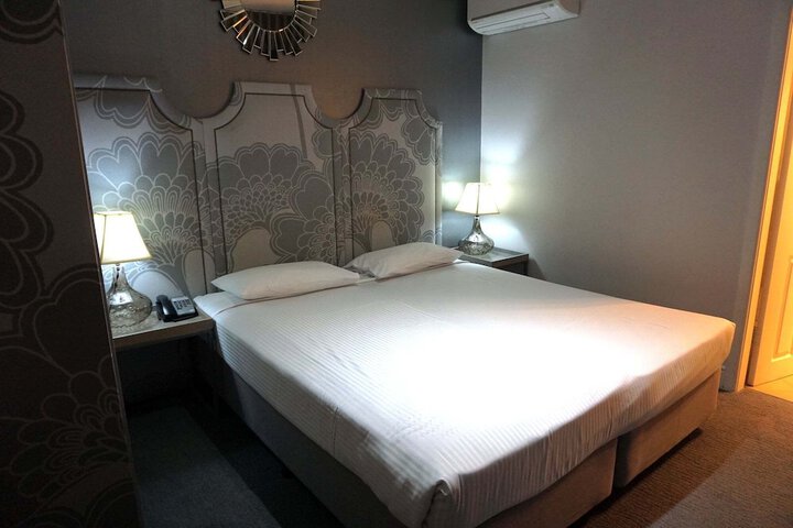Room 25 of 60