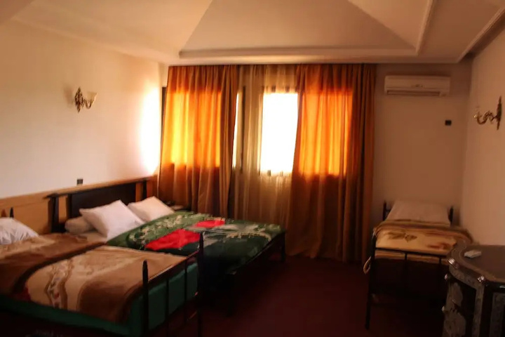 Room 7 of 17
