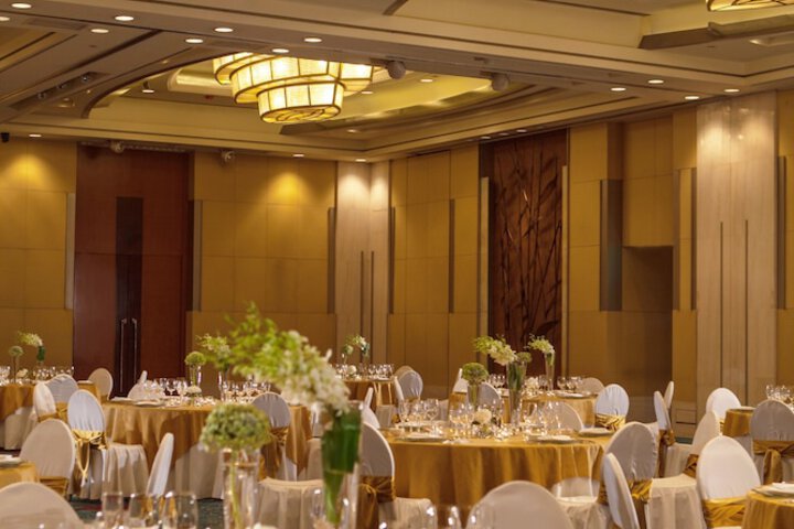 Ballroom/Hall 48 of 56
