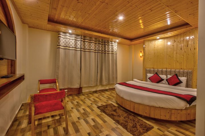 Room 13 of 63