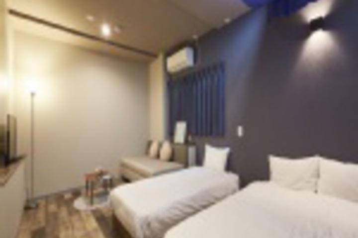 Room 120 of 288