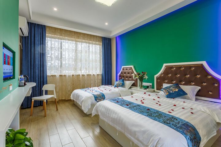 Room 2 of 12