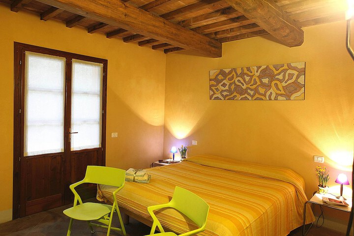 Room 2 of 71
