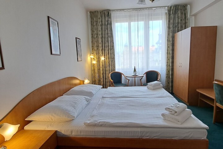 Room 12 of 51