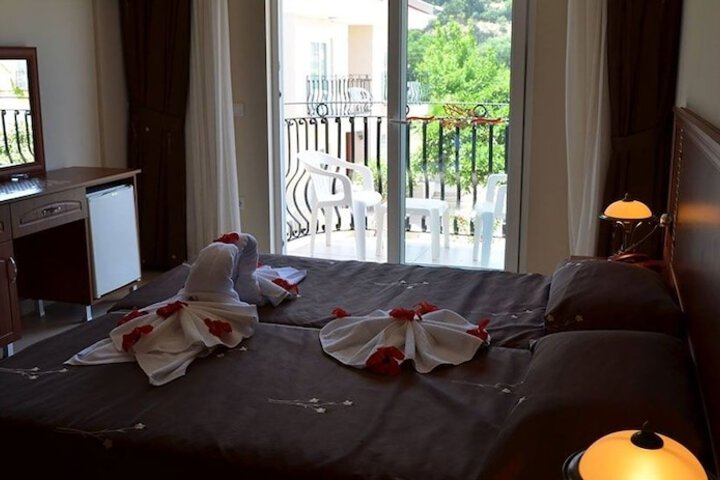 Room 3 of 48
