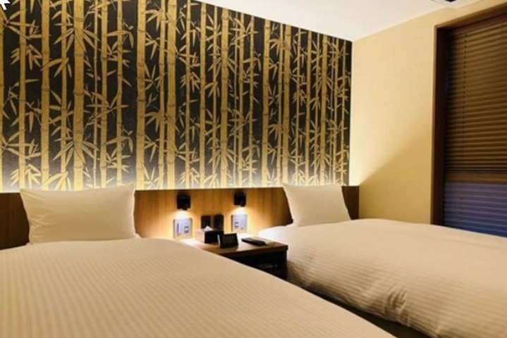 Room 34 of 66