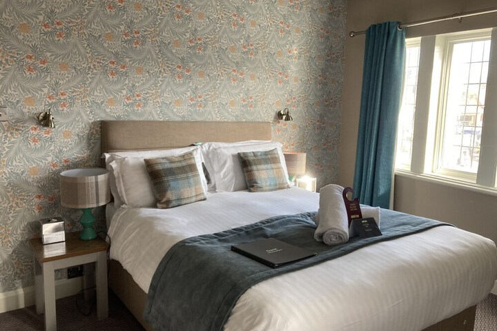 Room 14 of 33