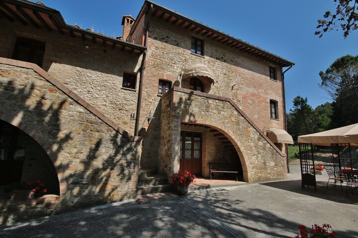 Azienda Agricola e Agriturismo Vallorsi in Terricciola