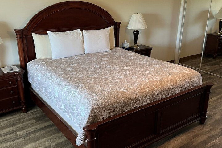 Room 12 of 26