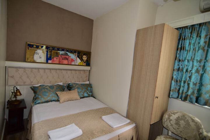 Room 5 of 38